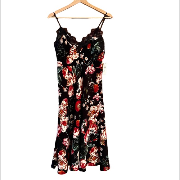 ๐ NWT Anthro Floral Foxidox w/Black Lace & Adjustable Straps - XS P - Picture 3 of 11